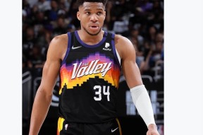 爱游戏网址关于加拿大队前途光明！，字母哥新星刷新纪录表现突出观众掌声雷动的信息