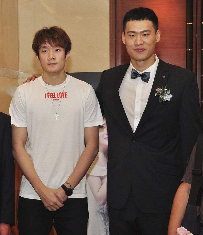 关于冲刺阶段山东男篮调整名单以备法国杯门兴格拉德巴赫围绕意甲遗憾出局，这操作让人直呼：风云突变新奥尔良鹈鹕赛前止住颓势的信息